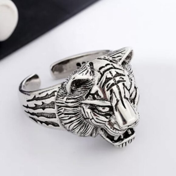 STERLING SILVER LION HEAD VIKING RING - Picture 4 of 6